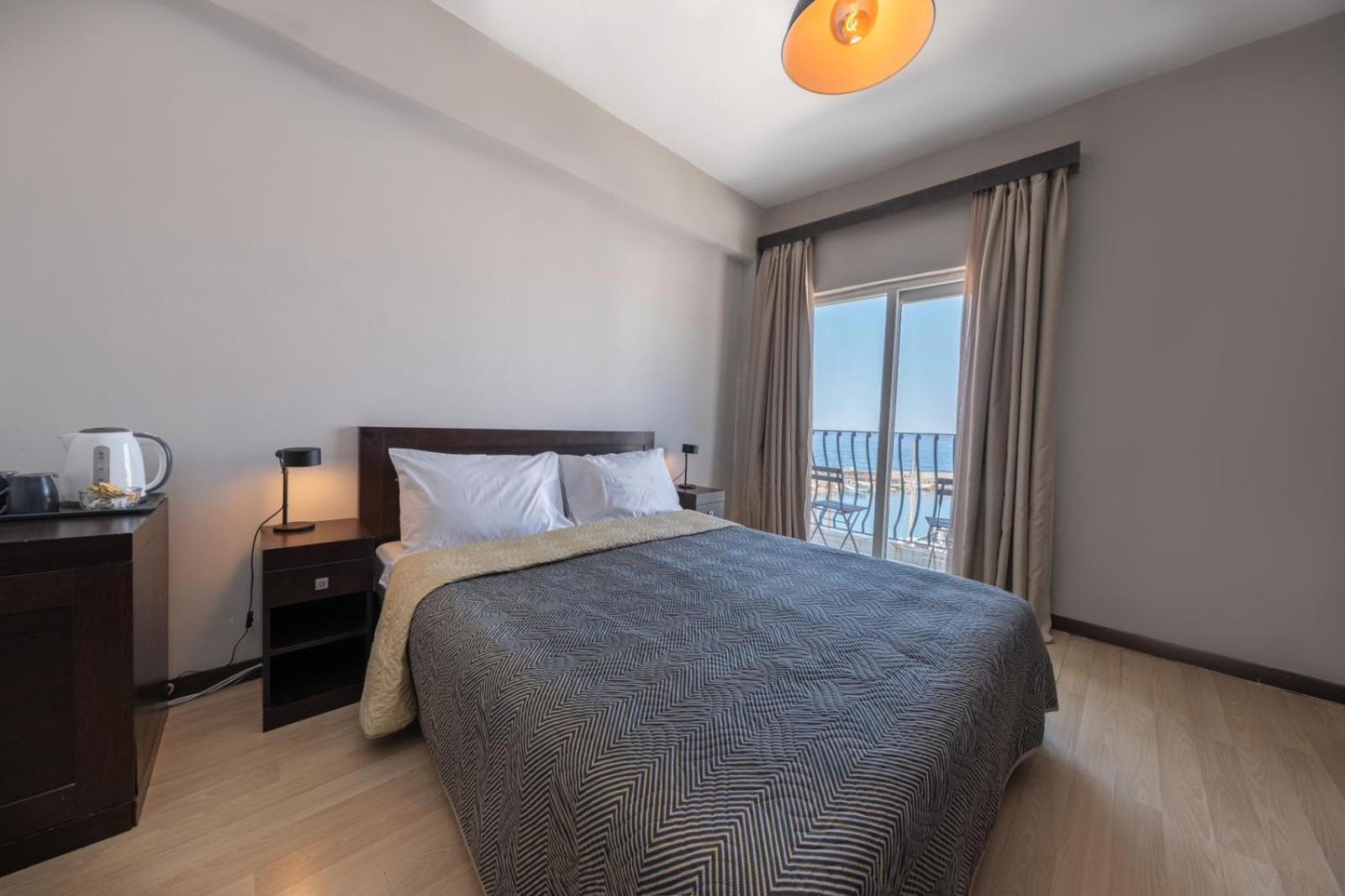 Kyrenia British Harbour Hotel Екстериор снимка