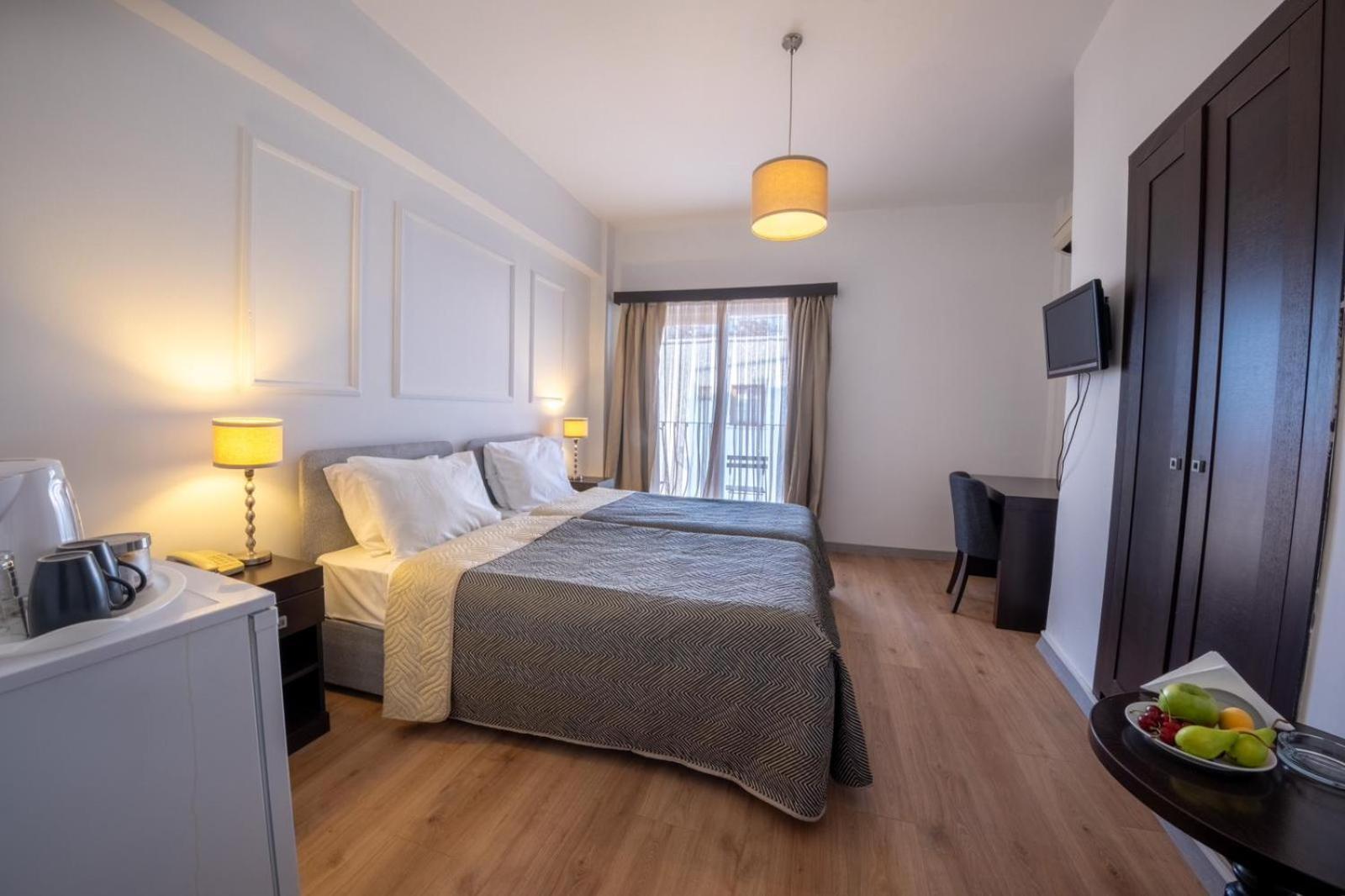 Kyrenia British Harbour Hotel Екстериор снимка