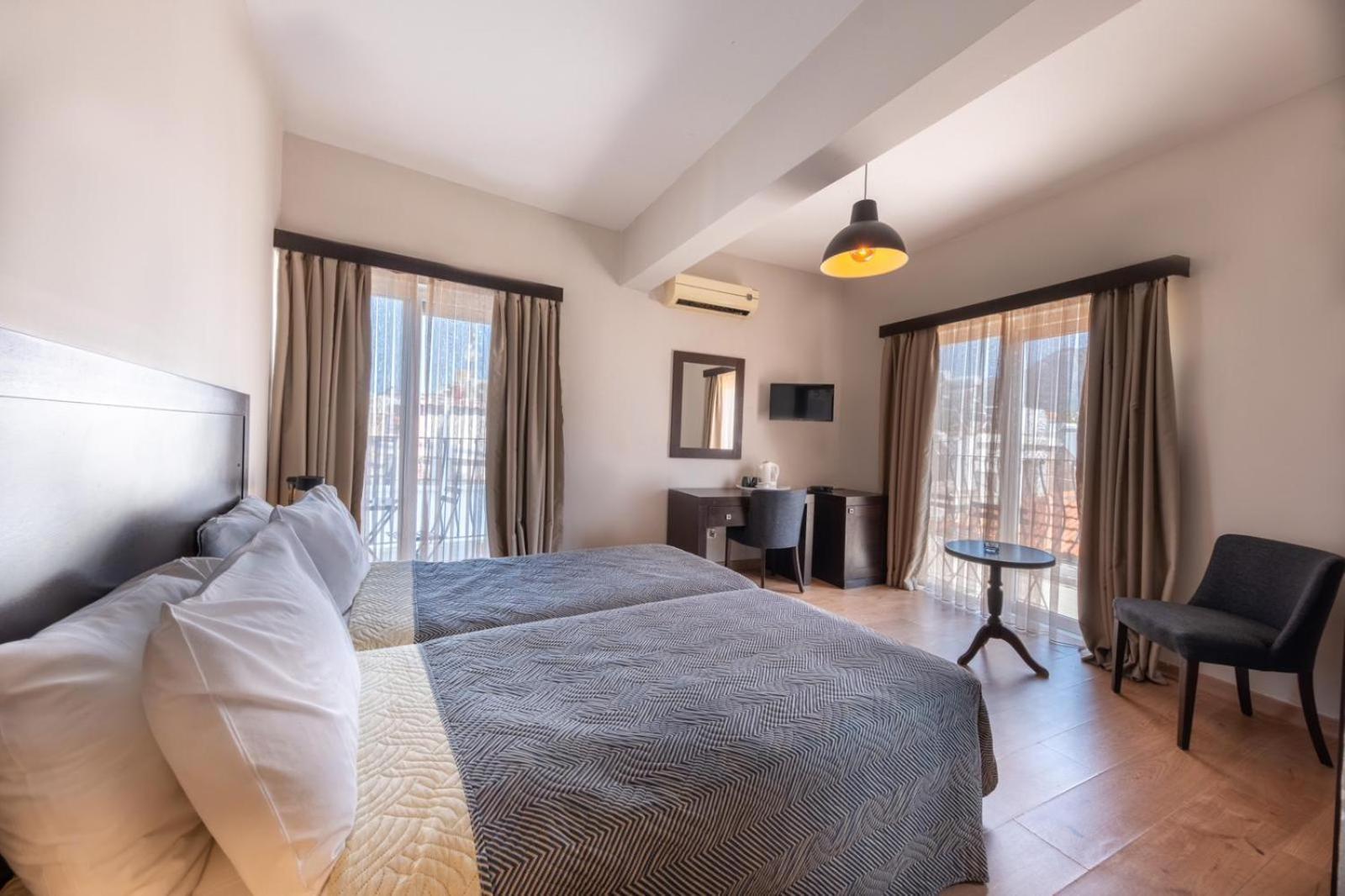 Kyrenia British Harbour Hotel Екстериор снимка