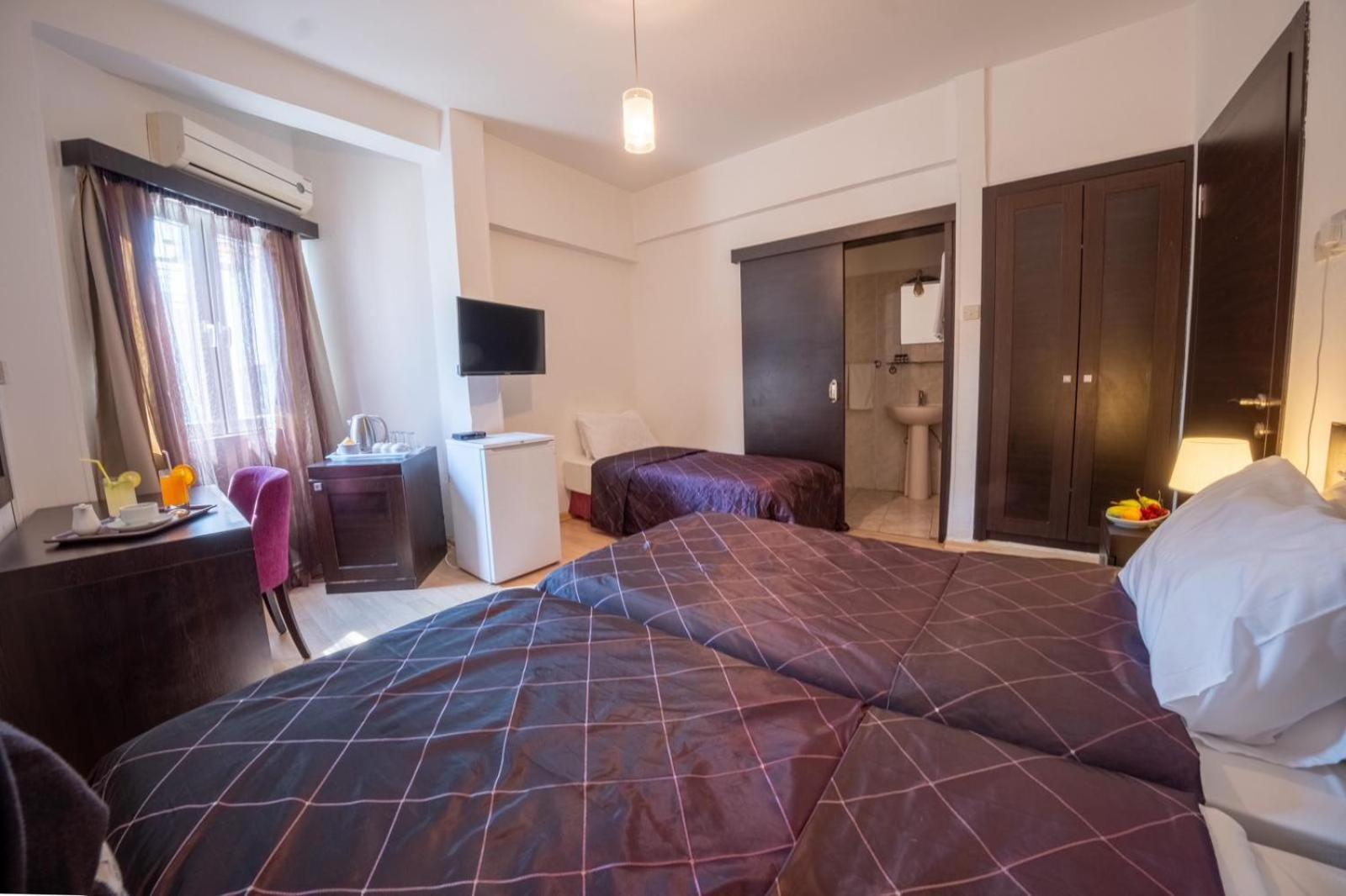 Kyrenia British Harbour Hotel Екстериор снимка