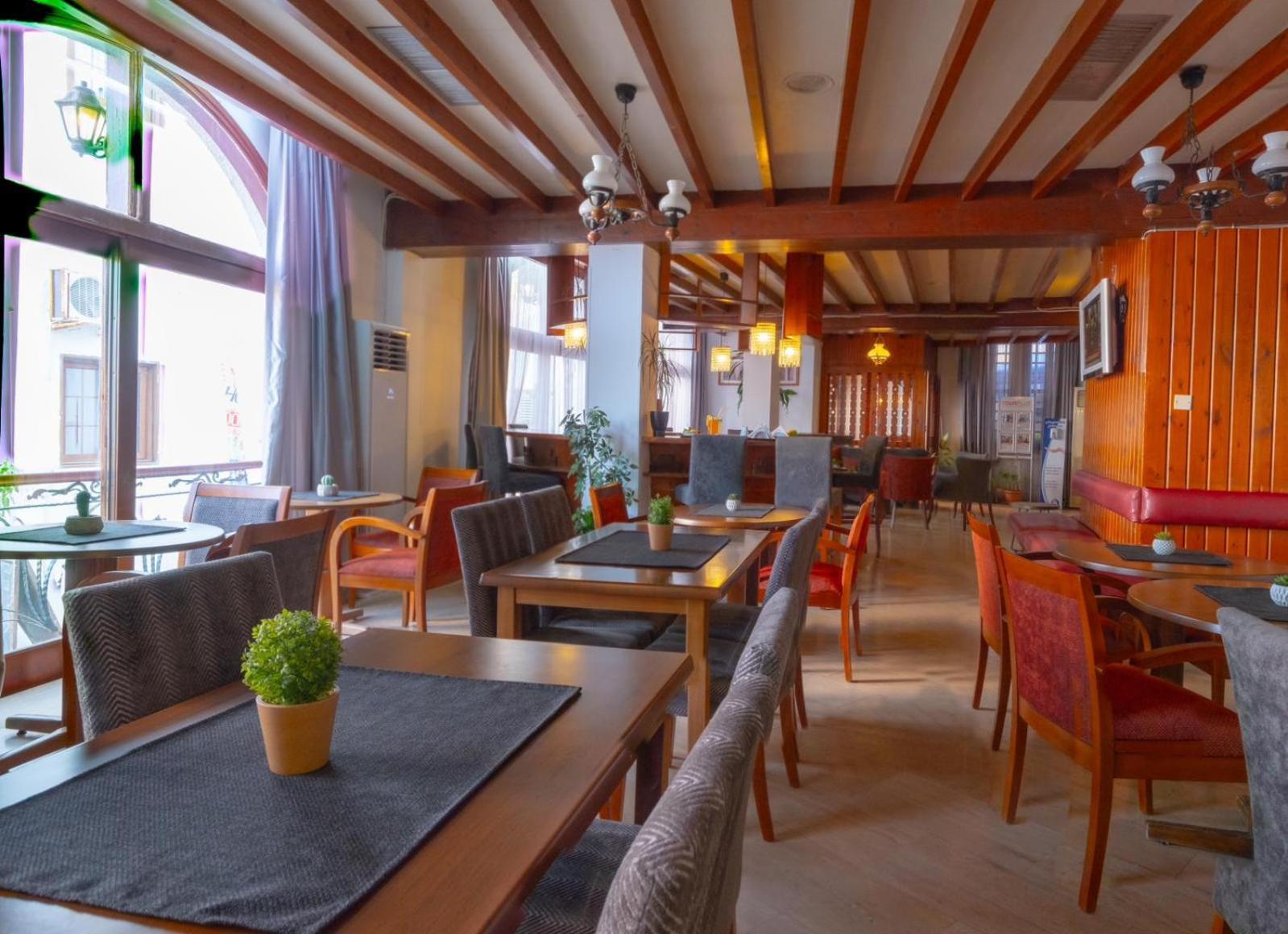 Kyrenia British Harbour Hotel Екстериор снимка